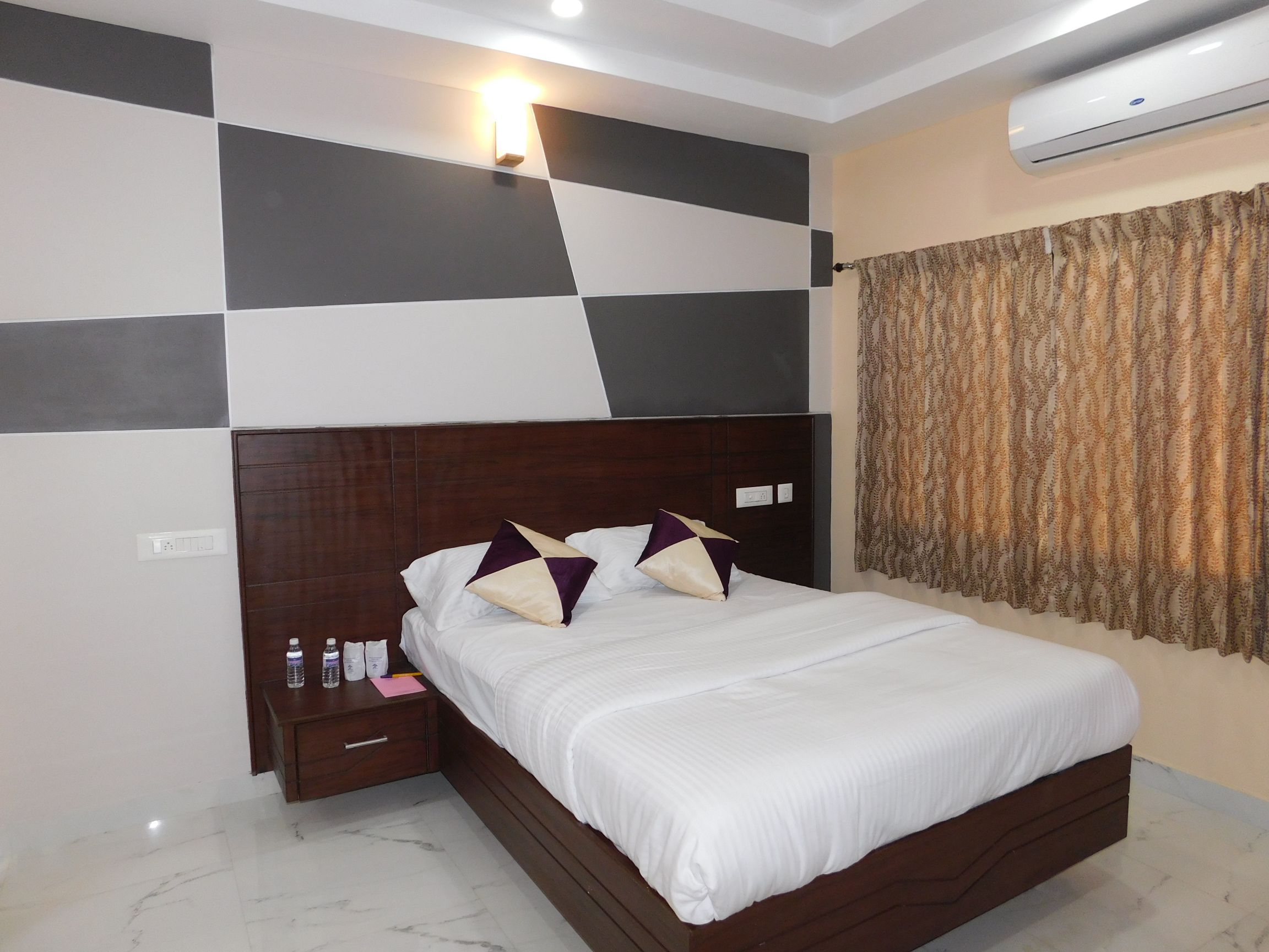 Hotels in Palayamkottai